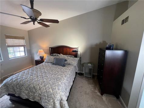 1153 Red Tail Hawk Court Youngstown OH 44512
