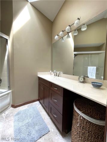 1153 Red Tail Hawk Court Youngstown OH 44512