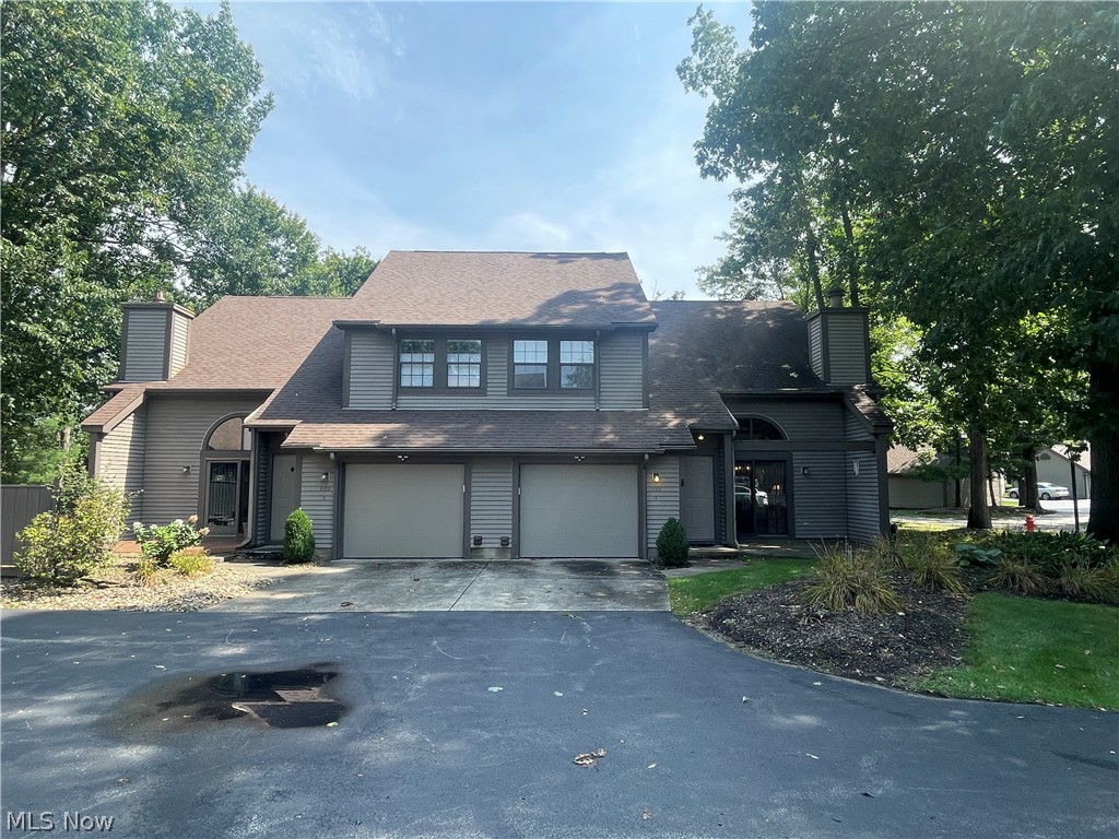 1153 Red Tail Hawk Court Youngstown OH 44512