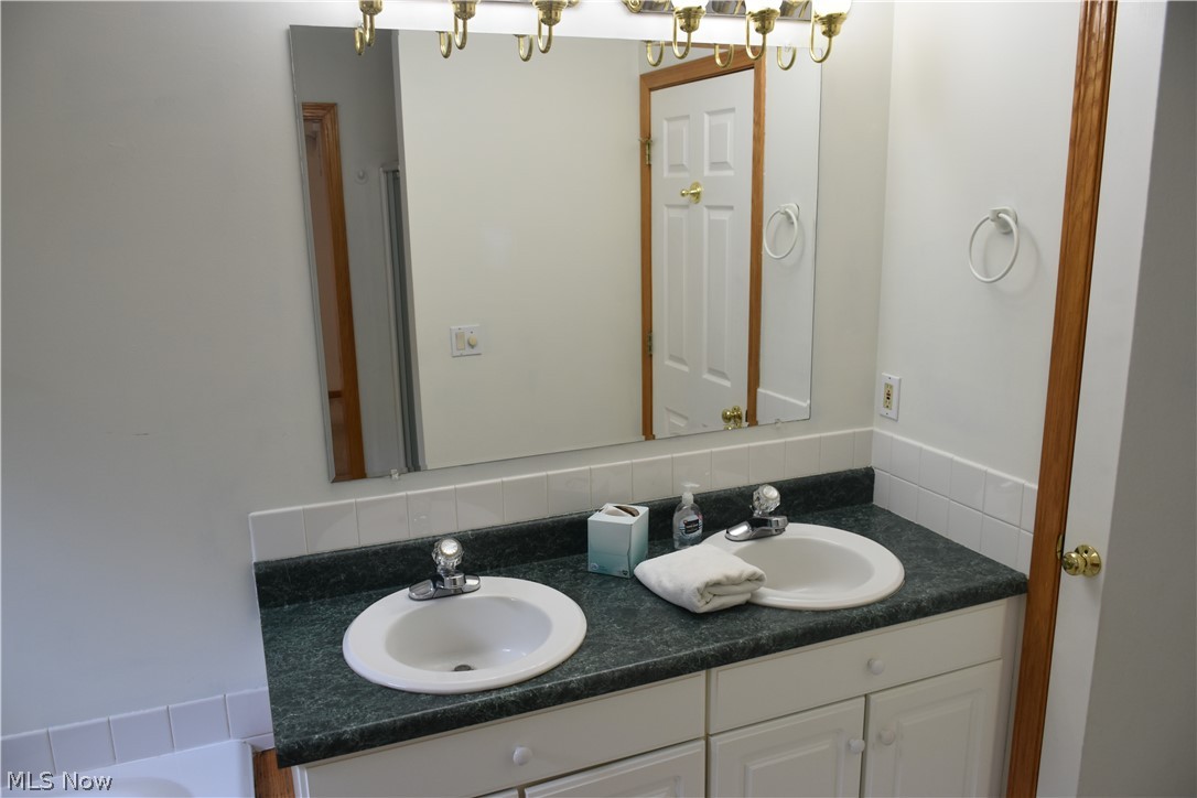 7070 NW Bentley Street NW Massillon OH 44646