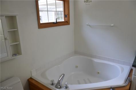 7070 NW Bentley Street NW Massillon OH 44646