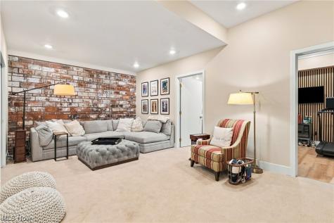 1960 E 123rd Street Cleveland OH 44106