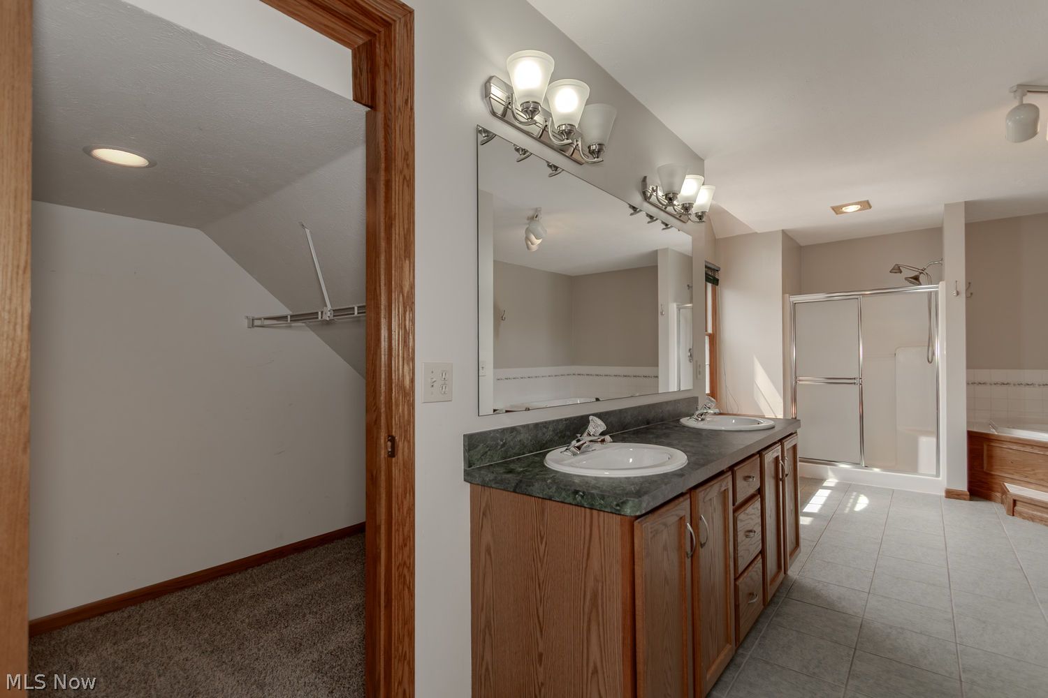 67 Sunset Cove Circle Eastlake OH 44095