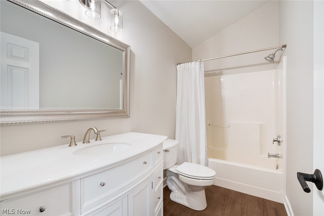 90 Lake Pointe Circle Canfield OH 44406