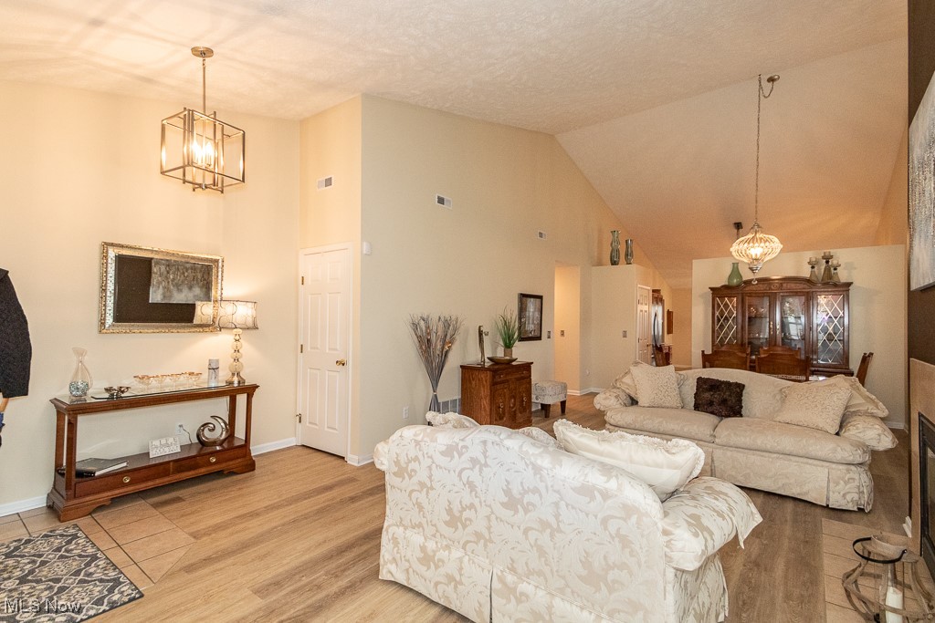 2560 Edgebrook Crossing Twinsburg OH 44087