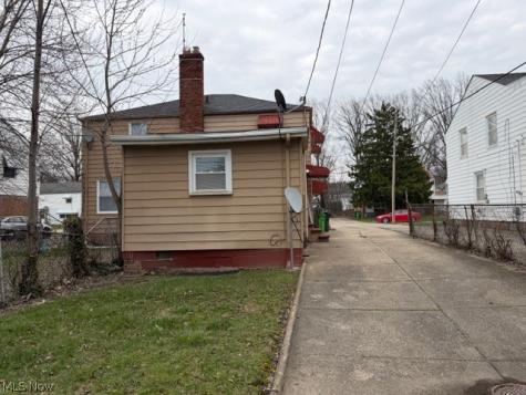1464 E 250th Street Euclid OH 44117