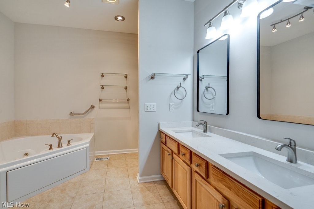 38087 Burrard Lane Willoughby OH 44094