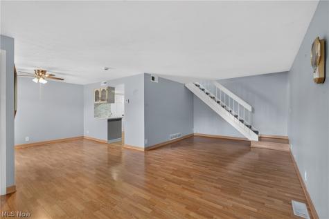 533 Tollis Parkway Broadview Heights OH 44147