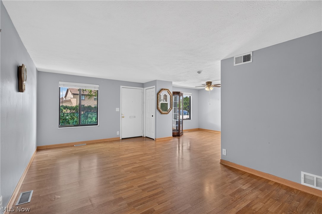 533 Tollis Parkway Broadview Heights OH 44147