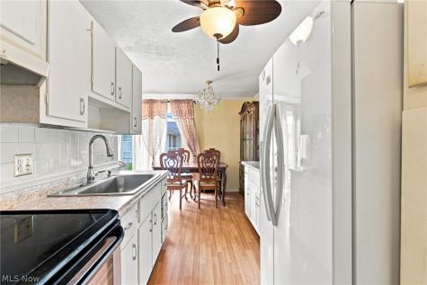 1402 Golden Gate Boulevard Mayfield Heights OH 44124