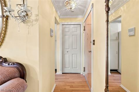 1402 Golden Gate Boulevard Mayfield Heights OH 44124