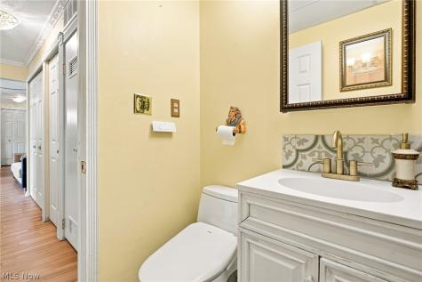 1402 Golden Gate Boulevard Mayfield Heights OH 44124