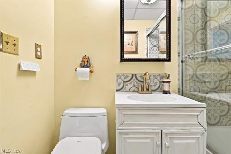 1402 Golden Gate Boulevard Mayfield Heights OH 44124
