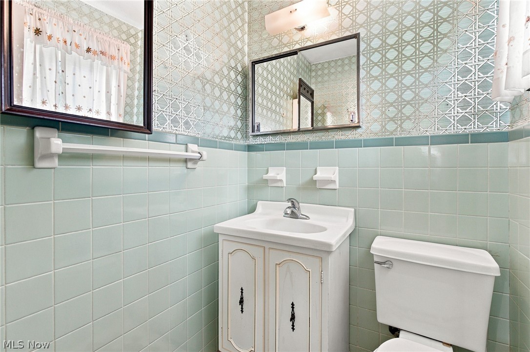1402 Golden Gate Boulevard Mayfield Heights OH 44124