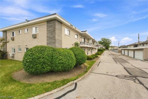 1402 Golden Gate Boulevard Mayfield Heights OH 44124