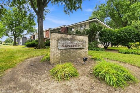 1402 Golden Gate Boulevard Mayfield Heights OH 44124