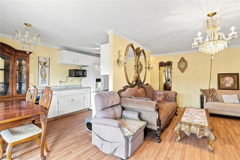1402 Golden Gate Boulevard Mayfield Heights OH 44124