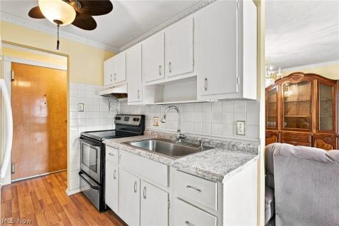 1402 Golden Gate Boulevard Mayfield Heights OH 44124