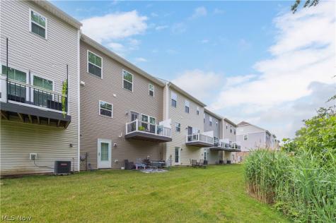 1422 Chateau Place Avon OH 44011