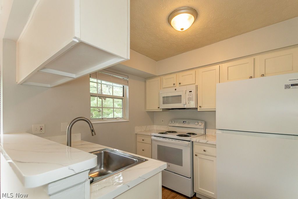 2003 Stoney Run Circle Broadview Heights OH 44147