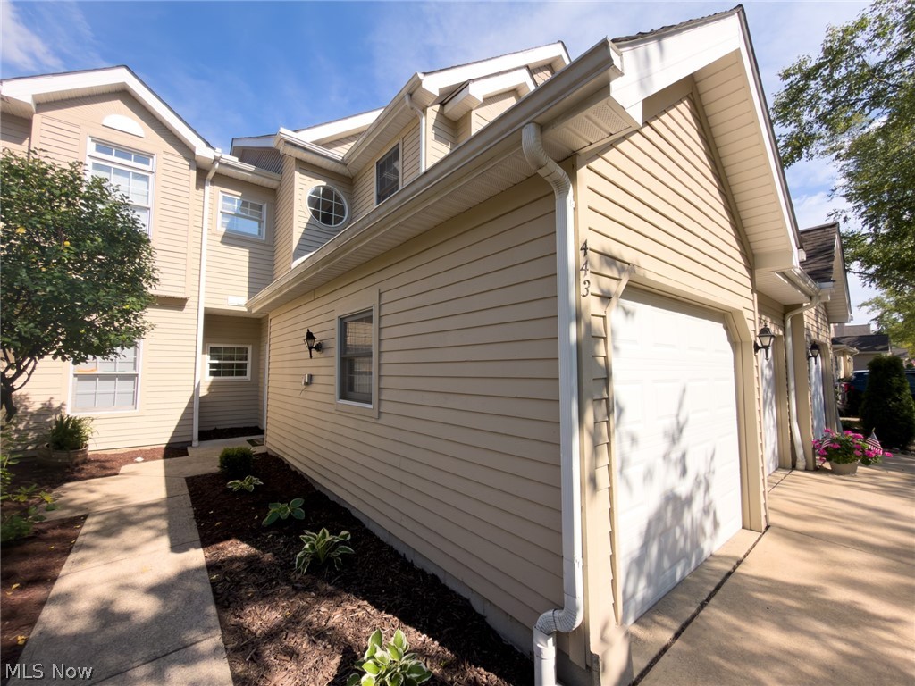 443 Eagle Trace Mayfield Heights OH 44124