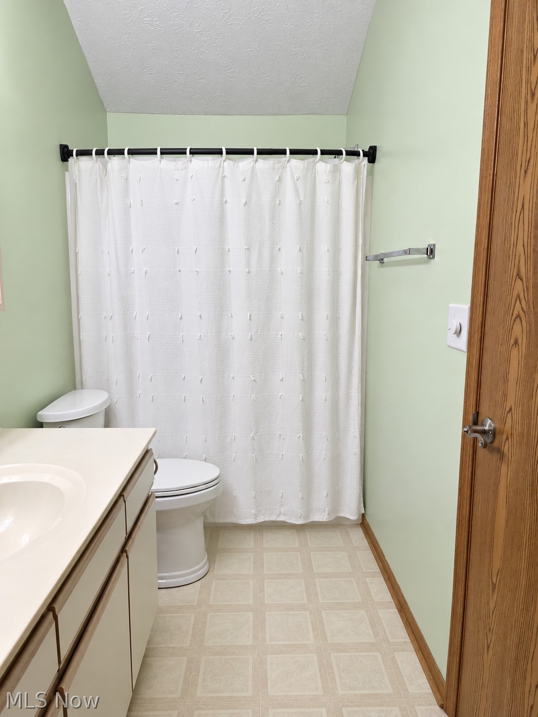 3298 Trappers Trail Cortland OH 44410