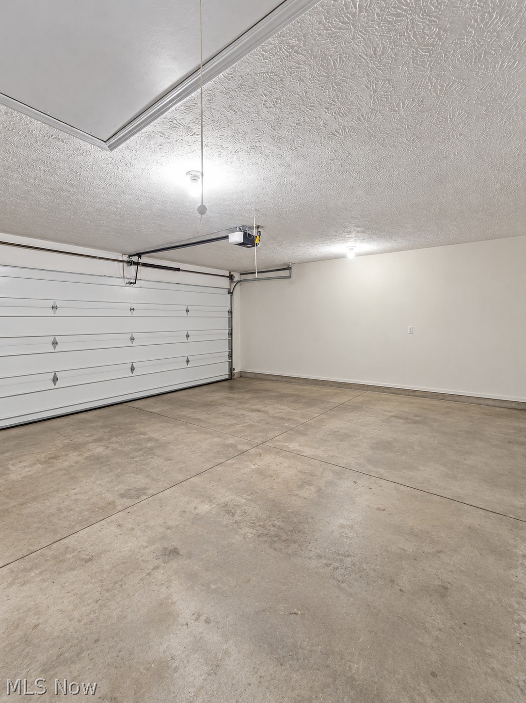 3298 Trappers Trail Cortland OH 44410