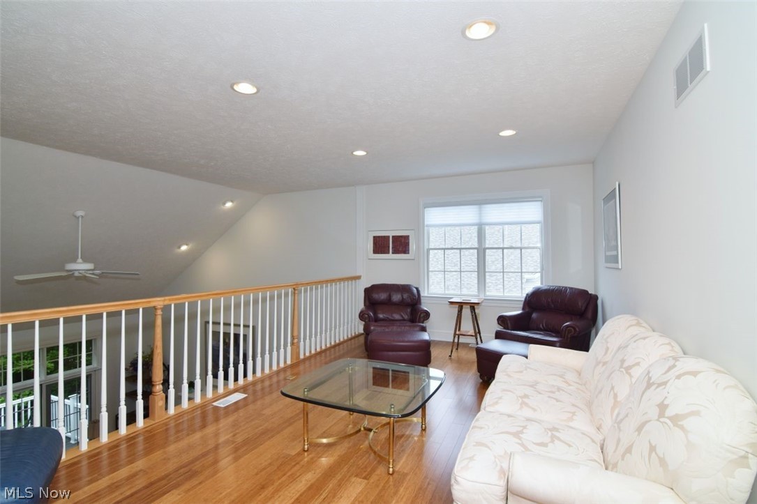 8205 Knolls Way Chagrin Falls OH 44023