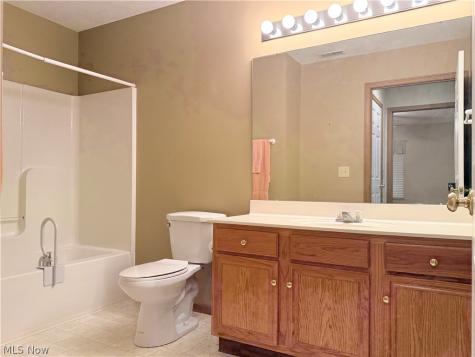 1460 Laurenbrook Lane NE Massillon OH 44646