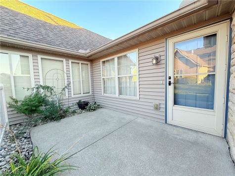 1460 Laurenbrook Lane NE Massillon OH 44646