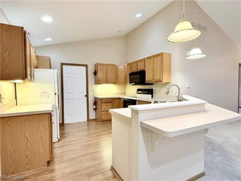 1460 Laurenbrook Lane NE Massillon OH 44646