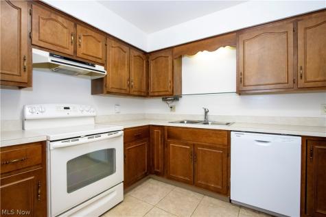 4126 Swanson Wooster OH 44691
