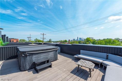 1320 W 58th Street Cleveland OH 44102