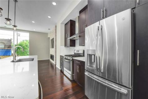 1320 W 58th Street Cleveland OH 44102