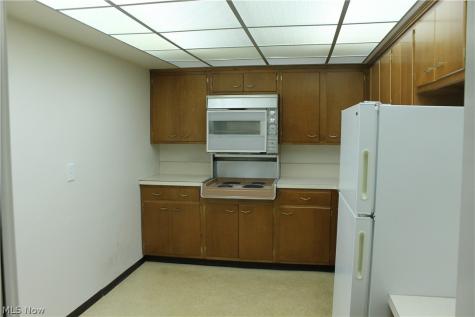2089 Wooster Road Rocky River OH 44116