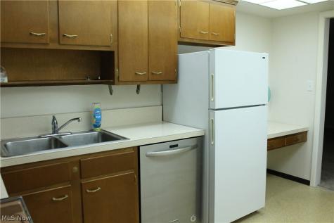 2089 Wooster Road Rocky River OH 44116
