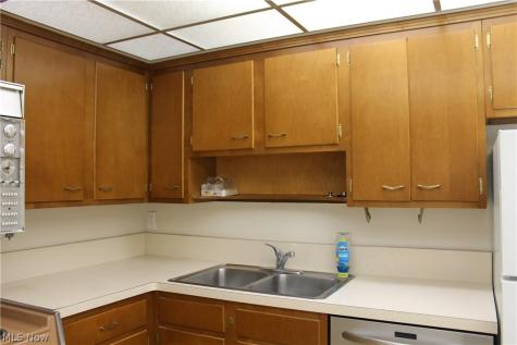 2089 Wooster Road Rocky River OH 44116