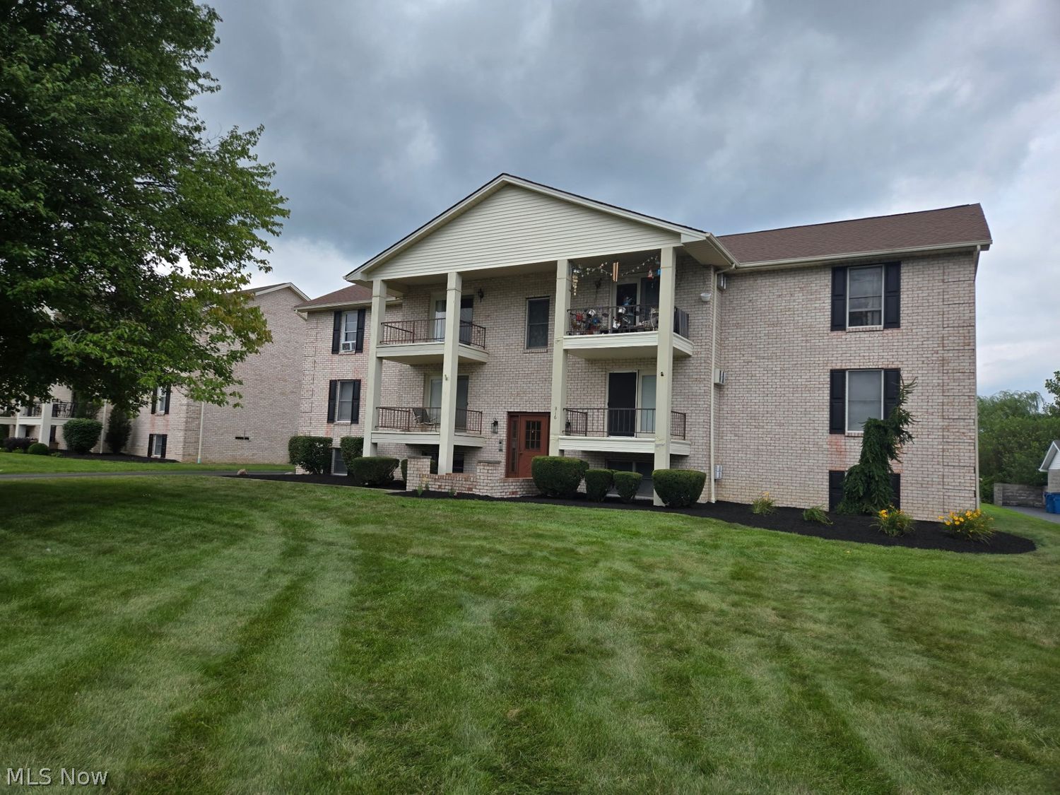 816 Pearson Circle Youngstown OH 44512