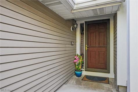 2412 Wrens Drive S Stow OH 44224