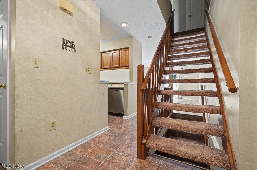 2412 Wrens Drive S Stow OH 44224