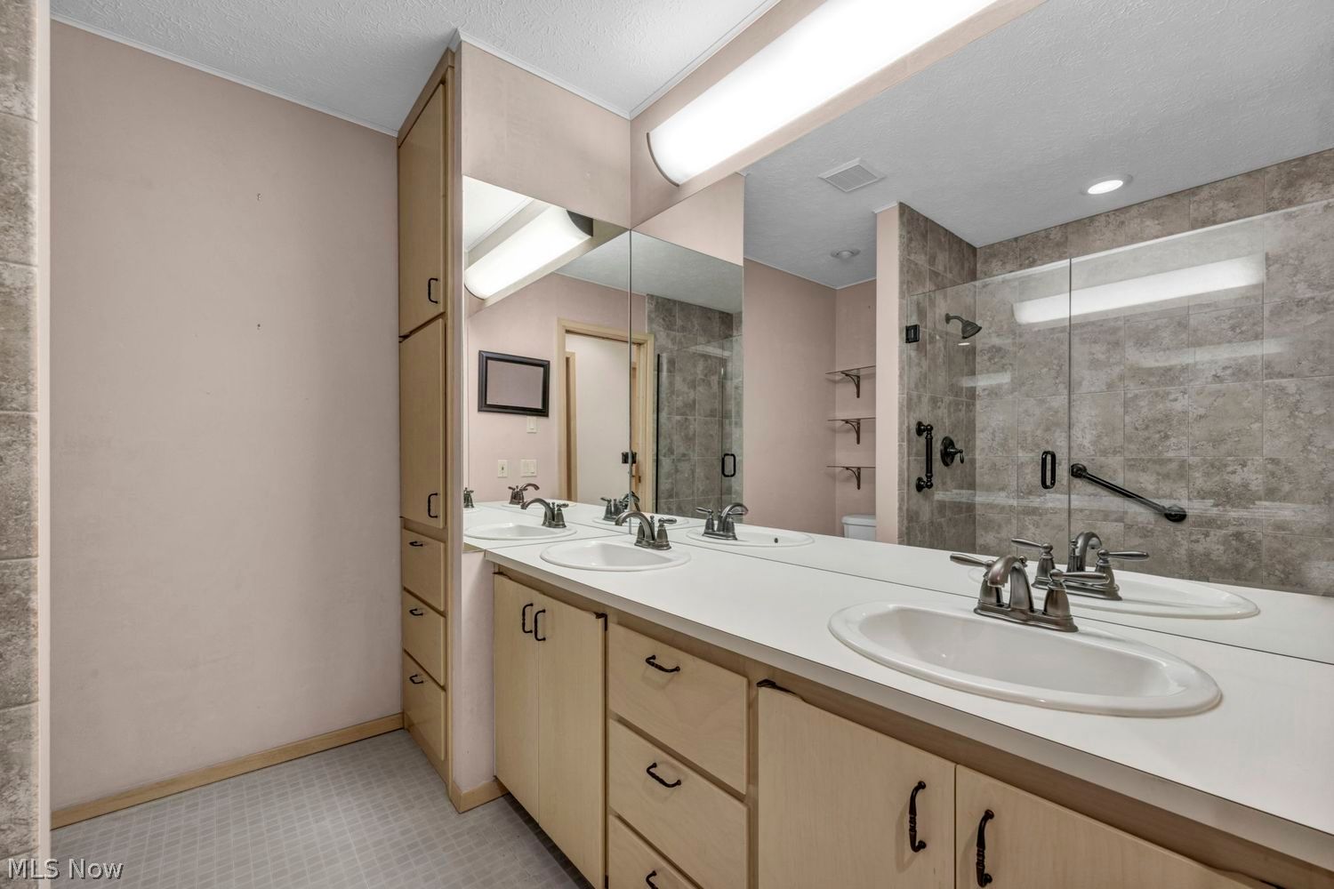 12599 Doria Court Strongsville OH 44149