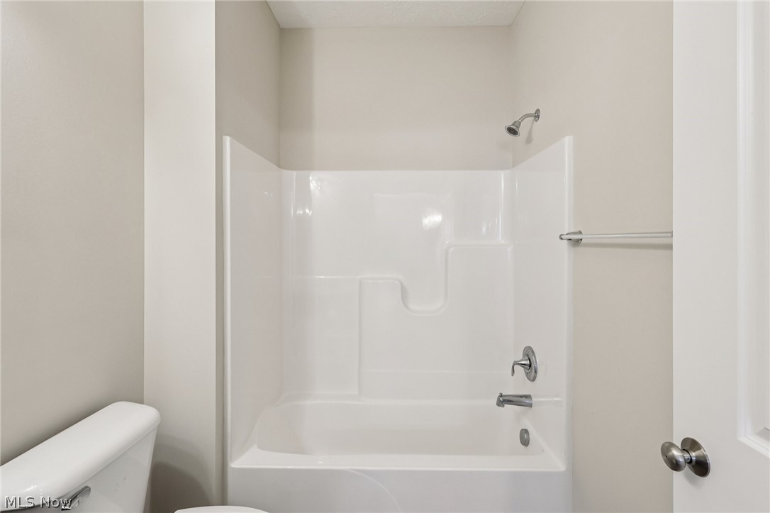 271 Silver Spring Circle Elyria OH 44035