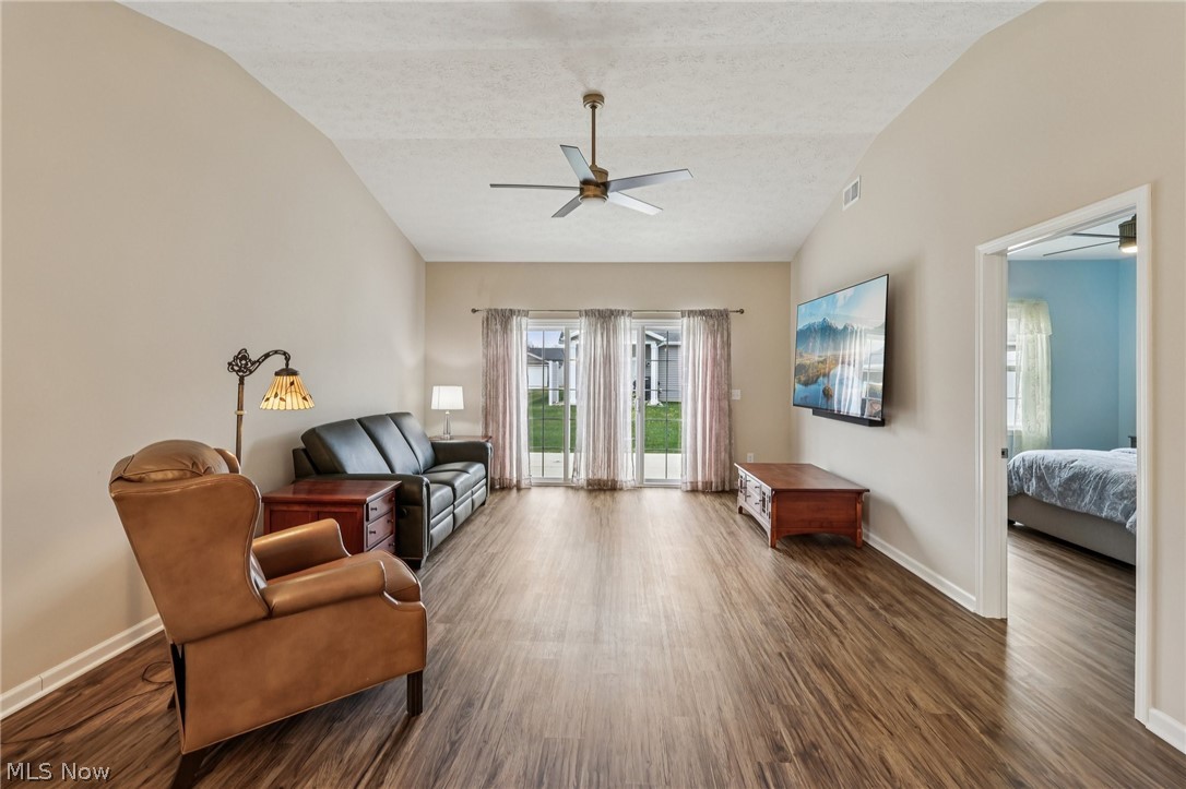 271 Silver Spring Circle Elyria OH 44035