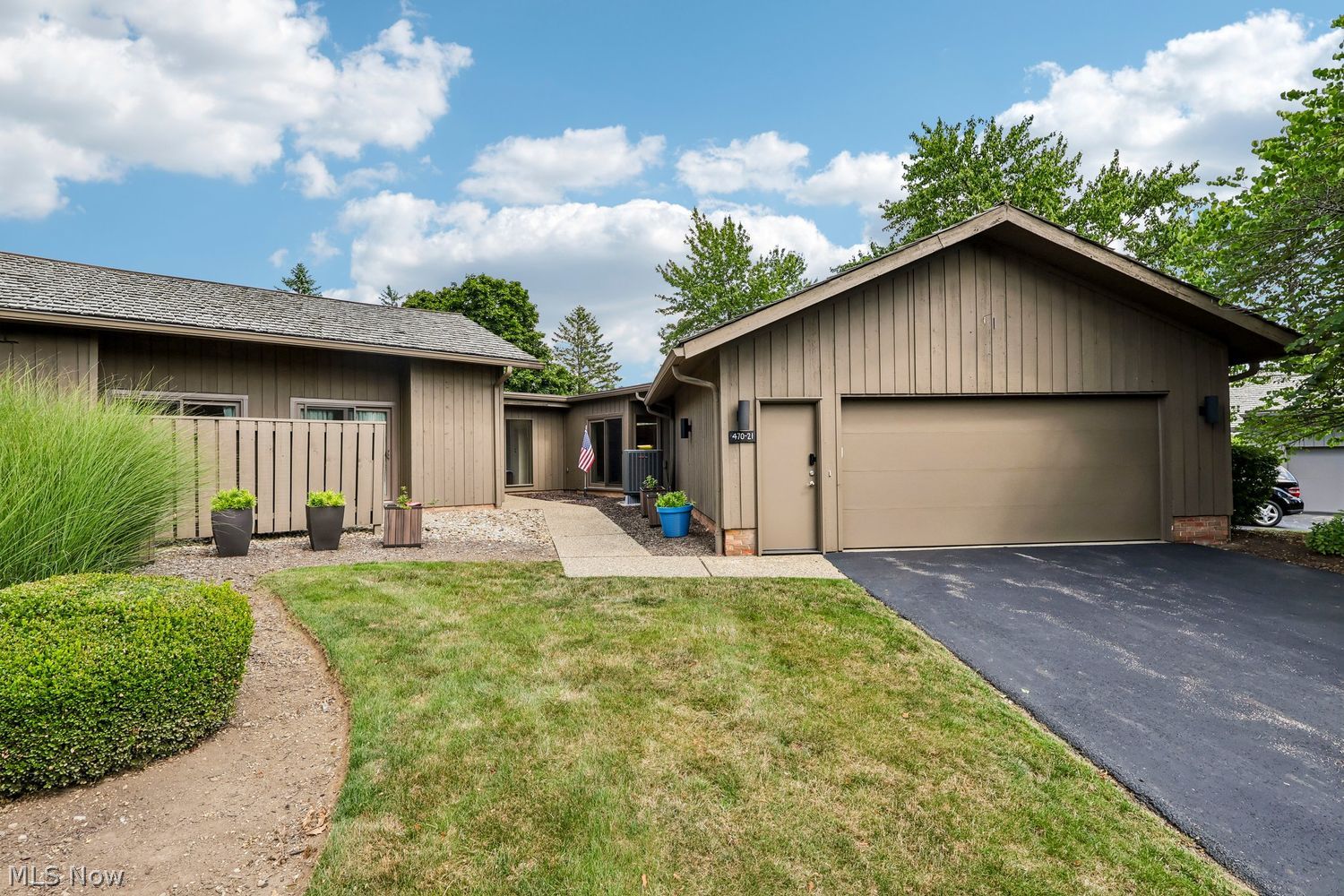 470-21 Willow Circle Aurora OH 44202