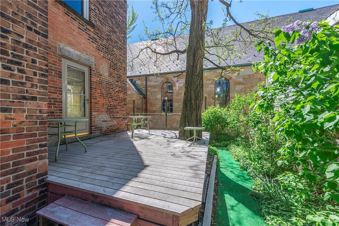 1031 Kenilworth Avenue Cleveland OH 44113