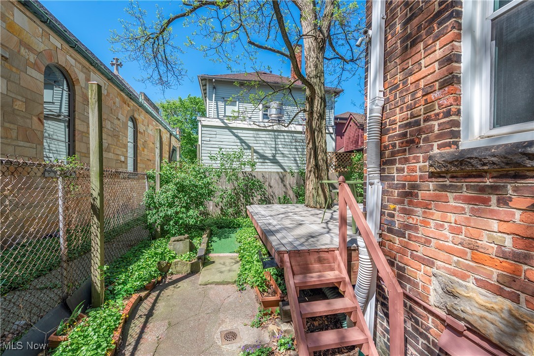 1031 Kenilworth Avenue Cleveland OH 44113