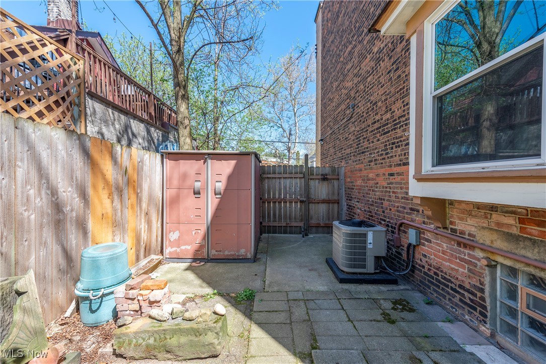 1031 Kenilworth Avenue Cleveland OH 44113