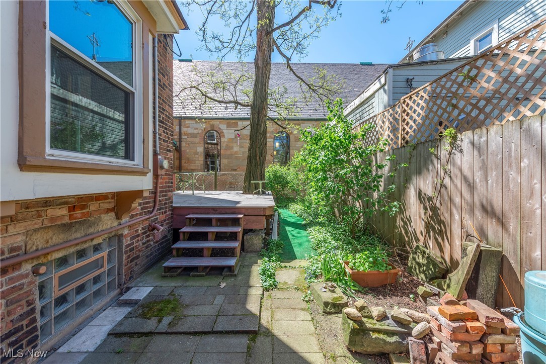 1031 Kenilworth Avenue Cleveland OH 44113