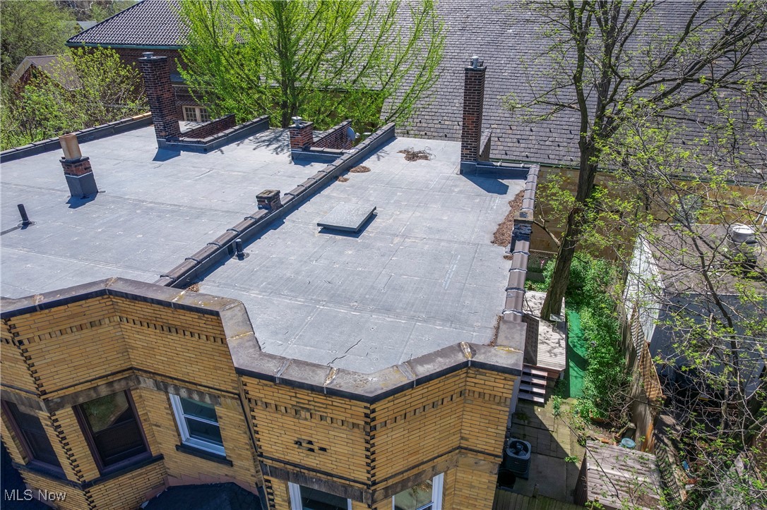 1031 Kenilworth Avenue Cleveland OH 44113