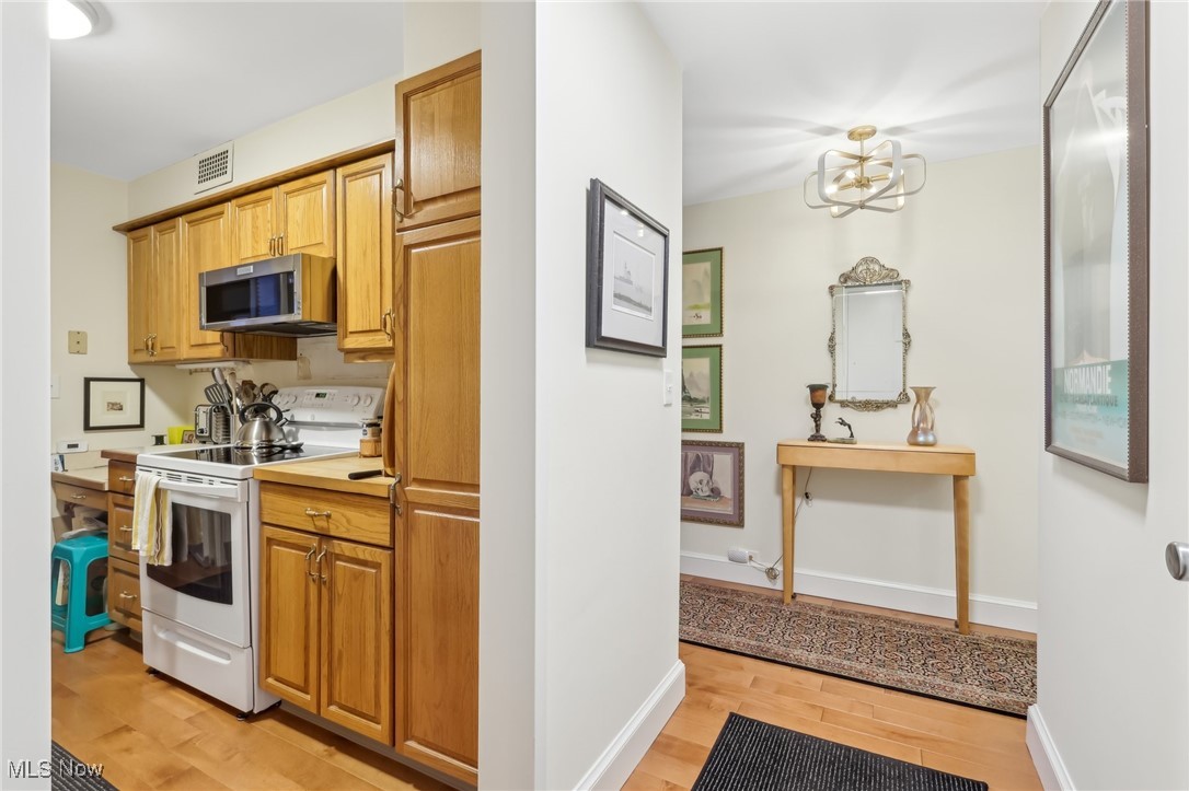 12700 Lake Avenue Lakewood OH 44107